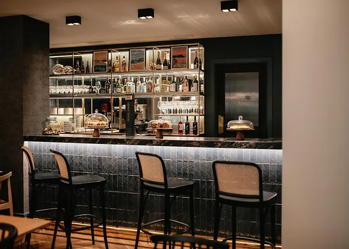 Готель Sansebay